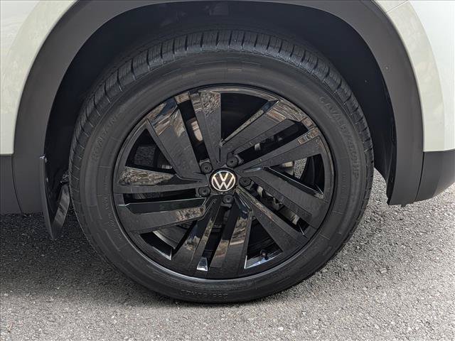 Certified 2023 Volkswagen Atlas Cross Sport SE w/ Black Wheel Package AWD/4WD image 7