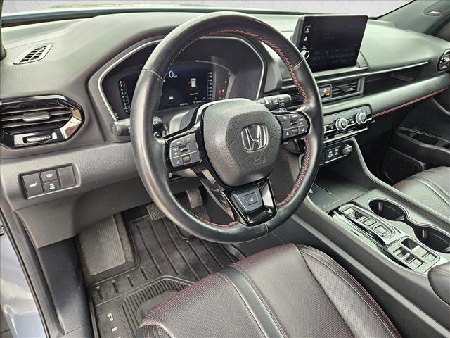 Used 2025 Honda Pilot Black Edition image 11