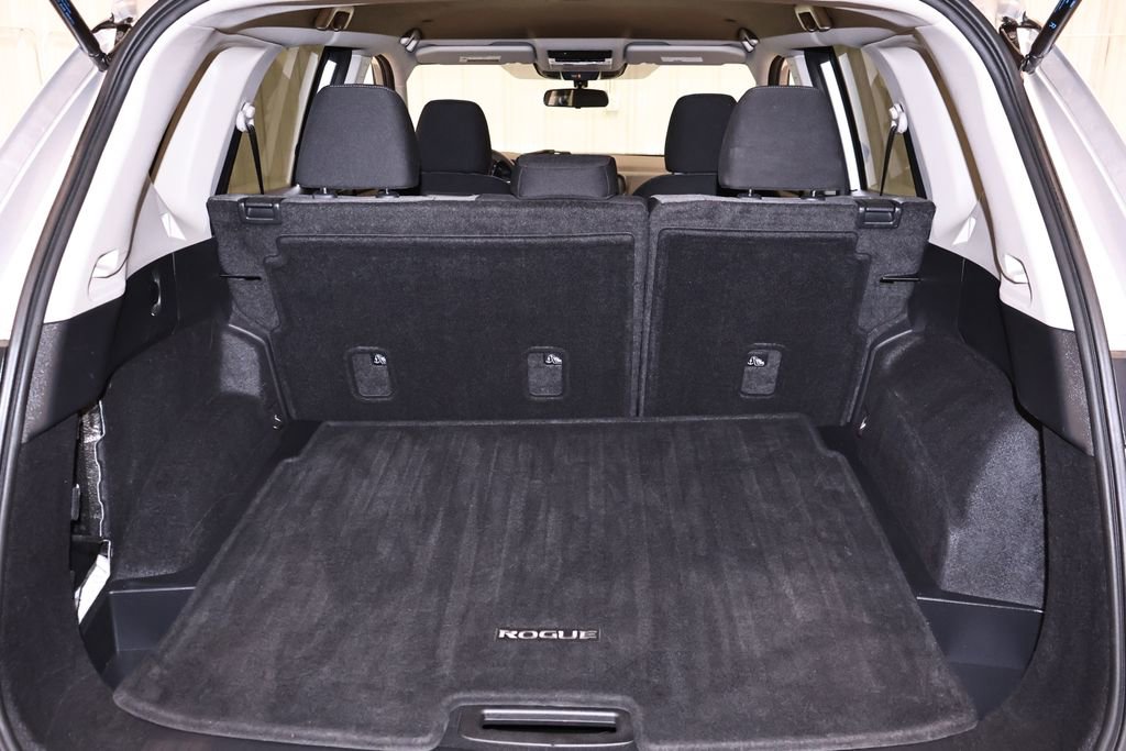 Used 2022 Nissan Rogue SV image 33