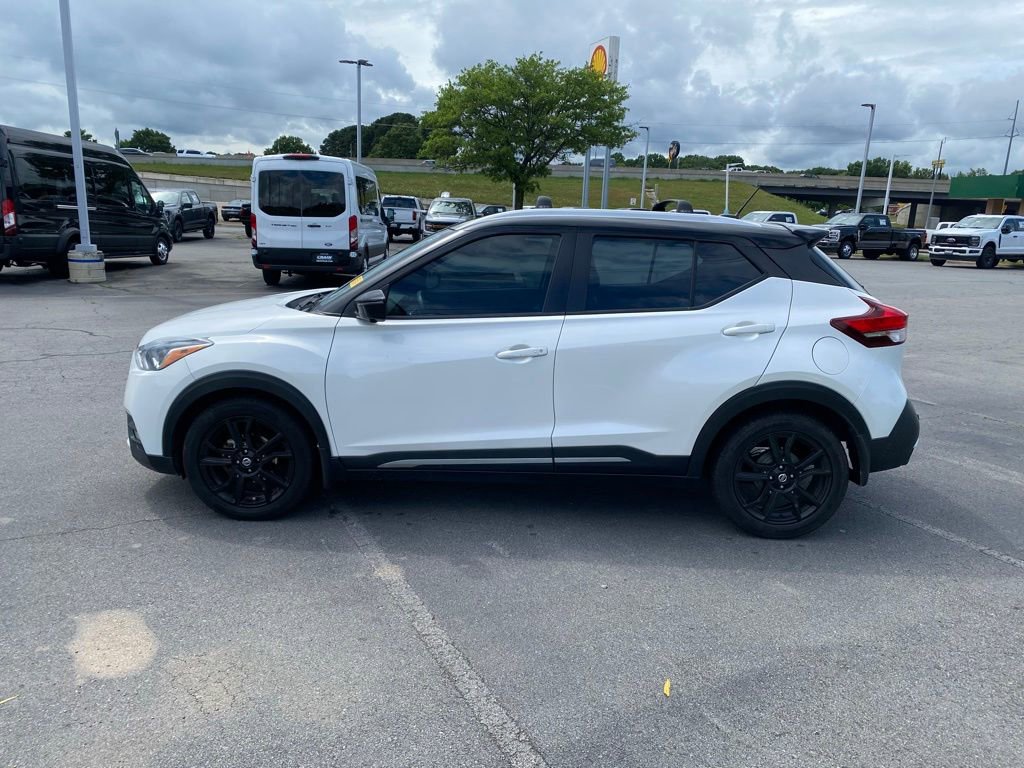 Used 2020 Nissan Kicks SR w/ SR Premium Package FWD image 4