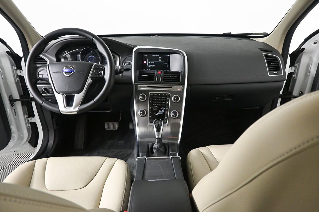 Used 2016 Volvo XC60 T5 Premier w/ Proximity Package FWD image 15