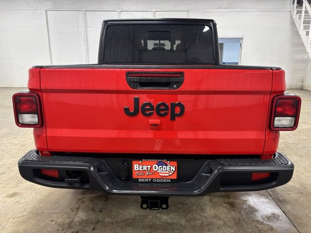 Used 2024 Jeep Gladiator Sport image 6