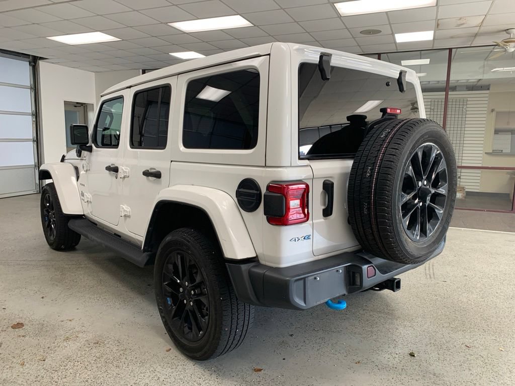 Certified 2022 Jeep Wrangler Unlimited Sahara w/ Cold Weather Group AWD/4WD image 3