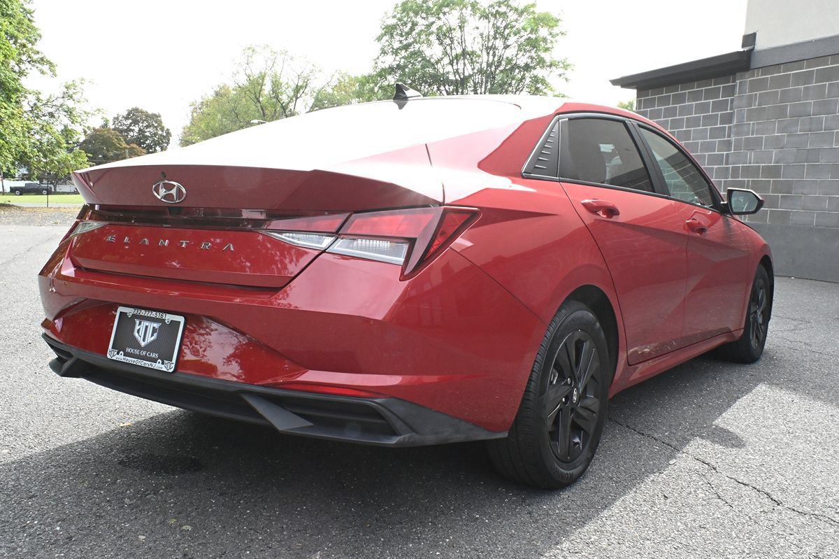 Used 2022 Hyundai Elantra SEL FWD image 6