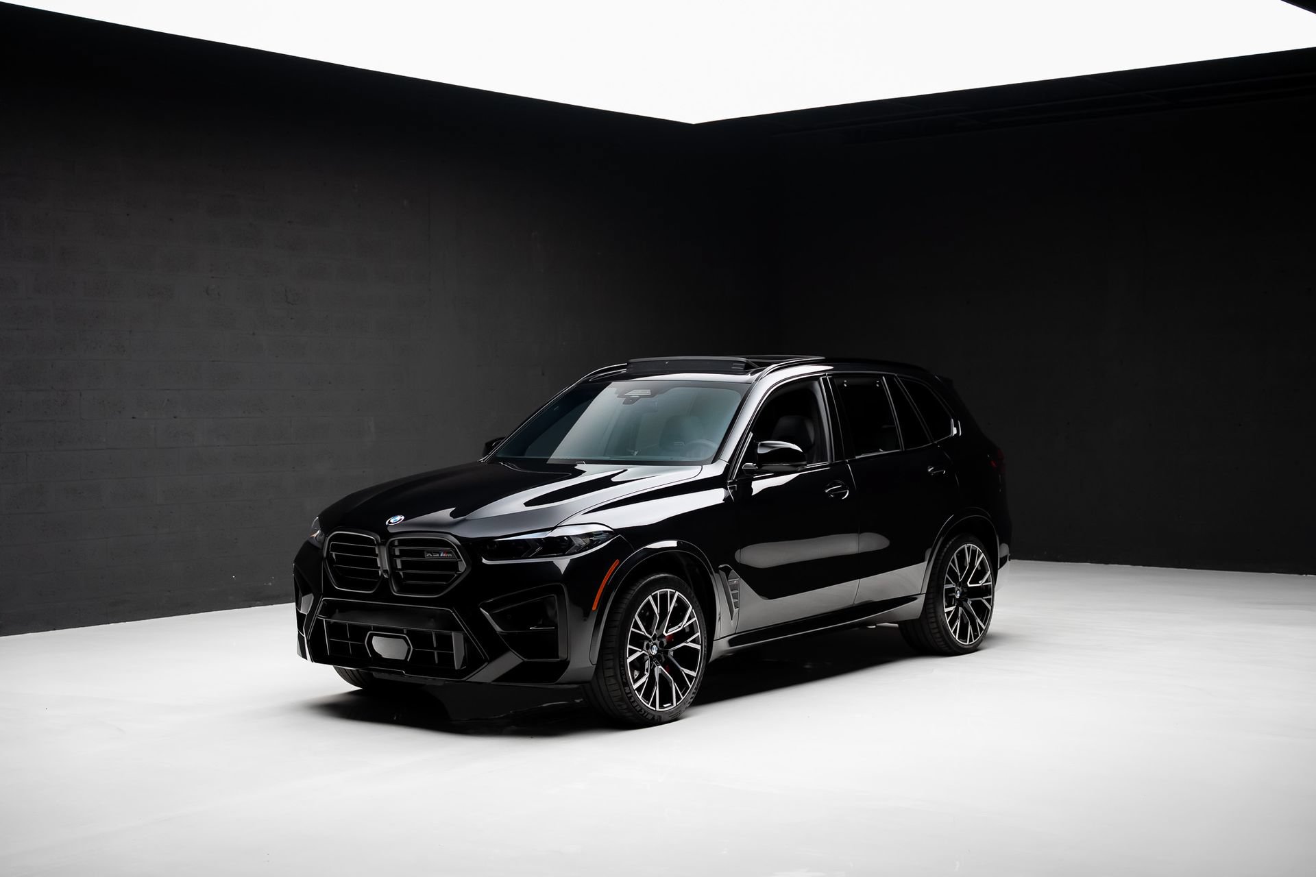 Used 2024 BMW X5 M Competition w/ Executive Package AWD/4WD image 4