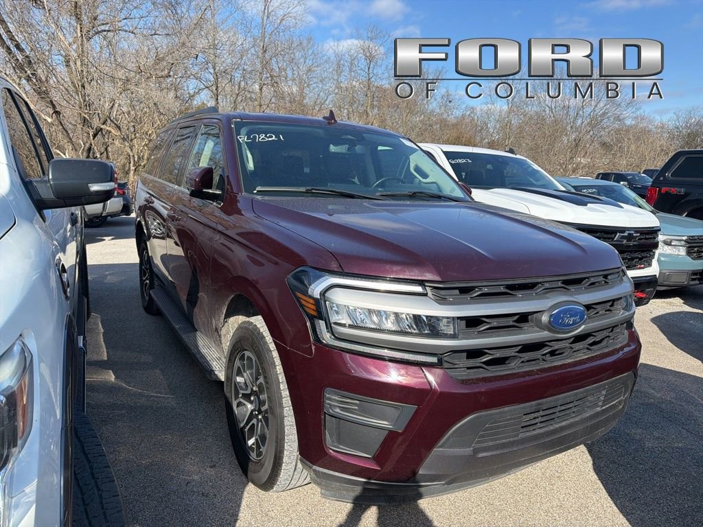 Used 2024 Ford Expedition XLT image 1