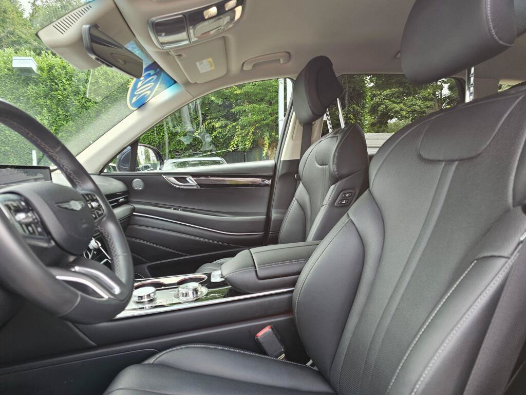 Used 2025 Genesis GV80 2.5T Standard AWD/4WD image 24