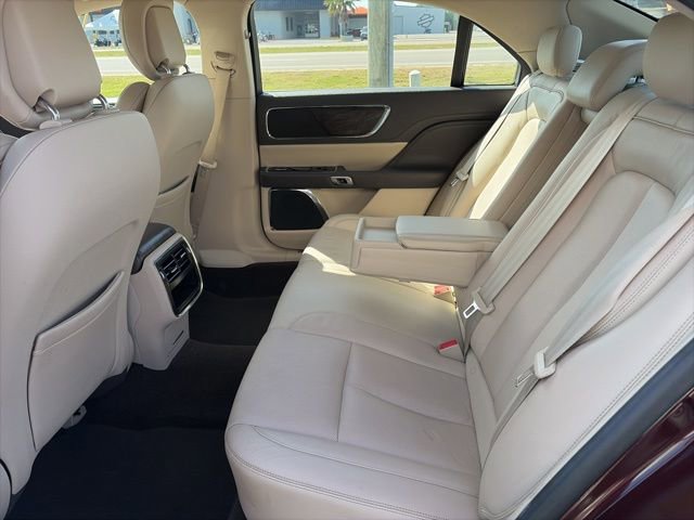 Used 2017 Lincoln Continental Select image 24