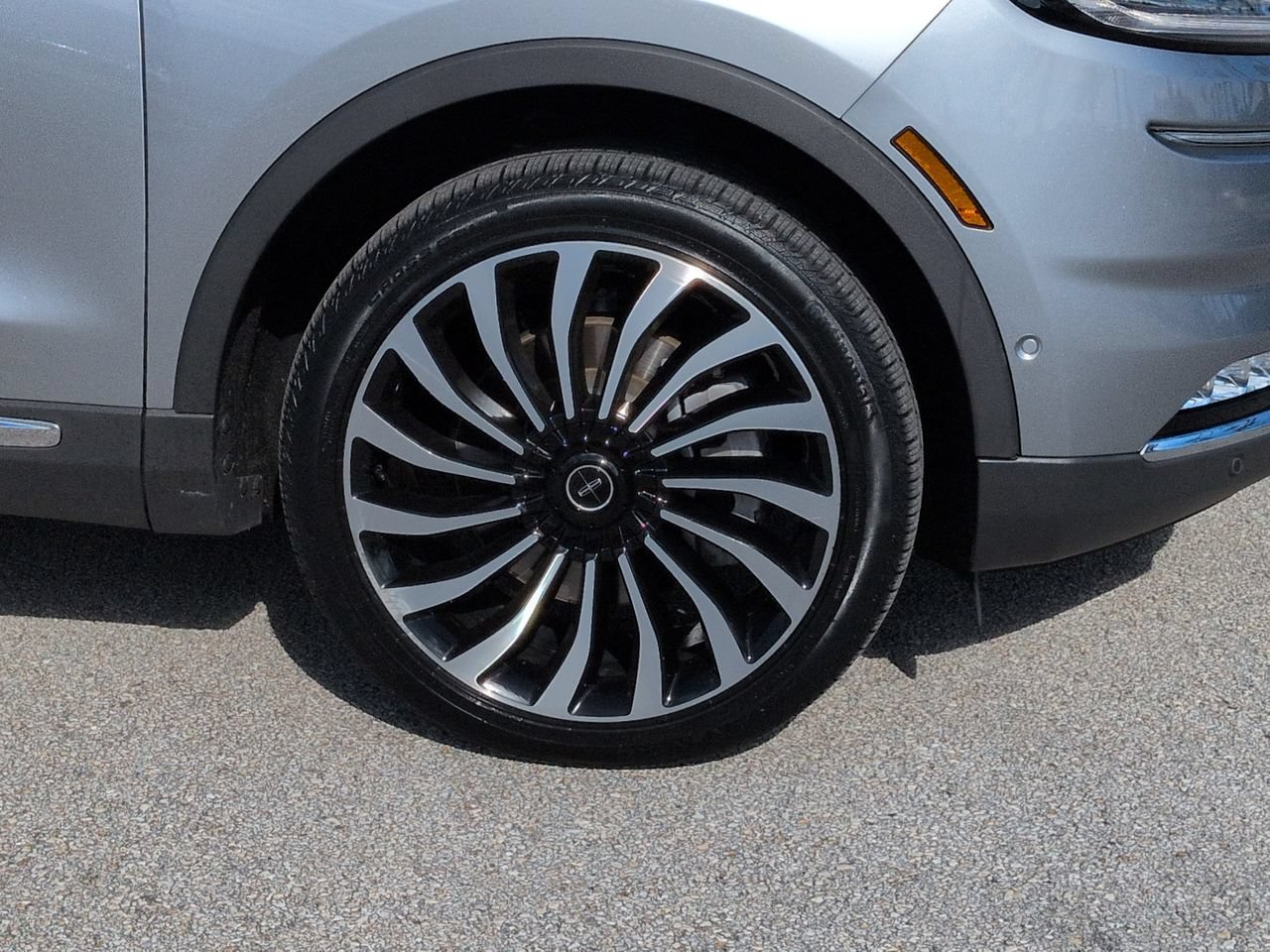 Certified 2023 Lincoln Nautilus Black Label w/ Class II Trailer Tow Package AWD/4WD image 12