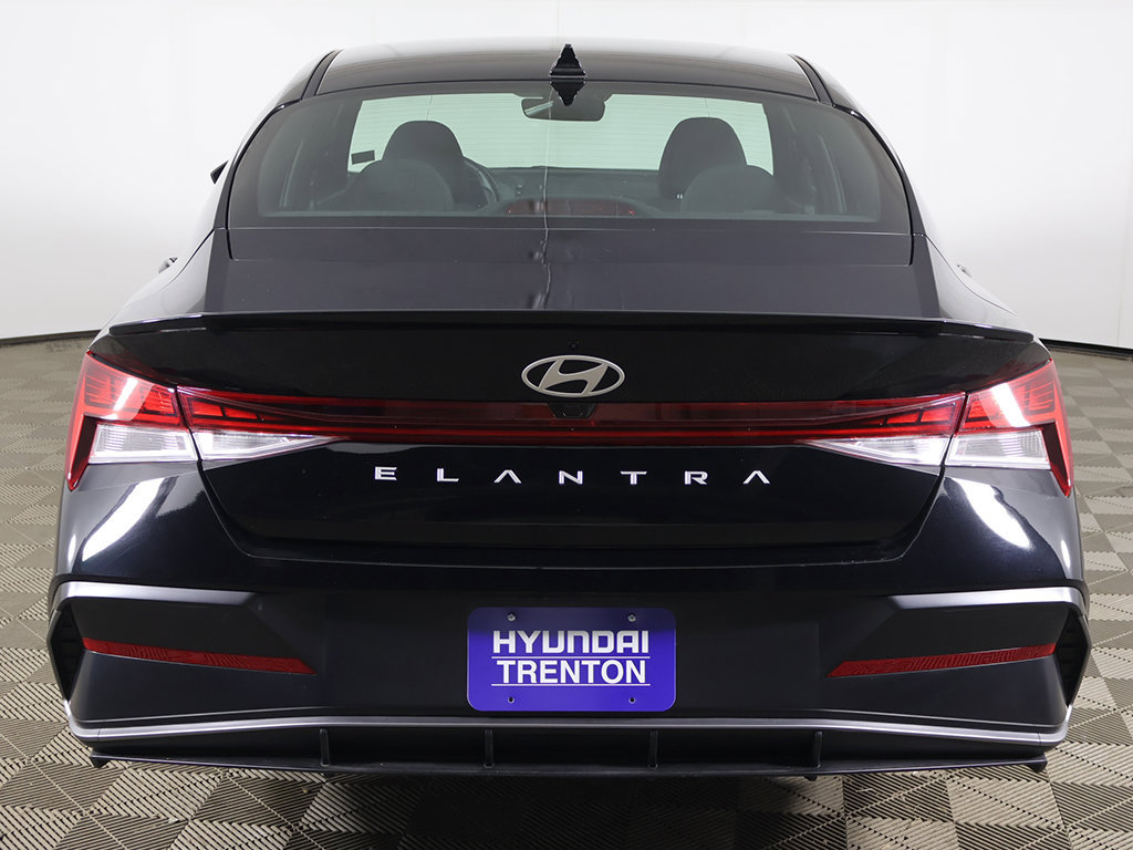 Certified 2026 Hyundai Elantra SEL Sport Premium w/ Cargo Package FWD image 13