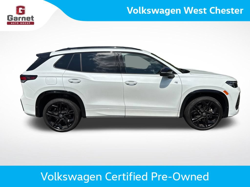 Certified 2025 Volkswagen Tiguan SE R-Line AWD/4WD image 7