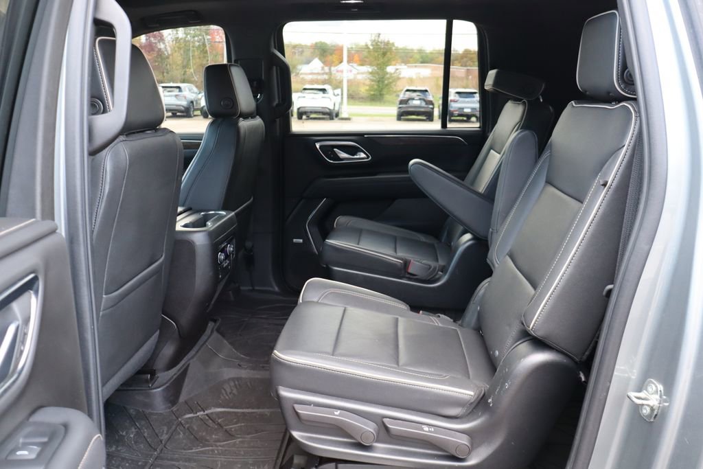 Used 2023 Chevrolet Suburban Premier image 47