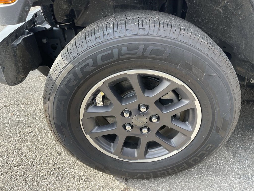 Used 2022 Jeep Gladiator Overland w/ Cold Weather Group image 2