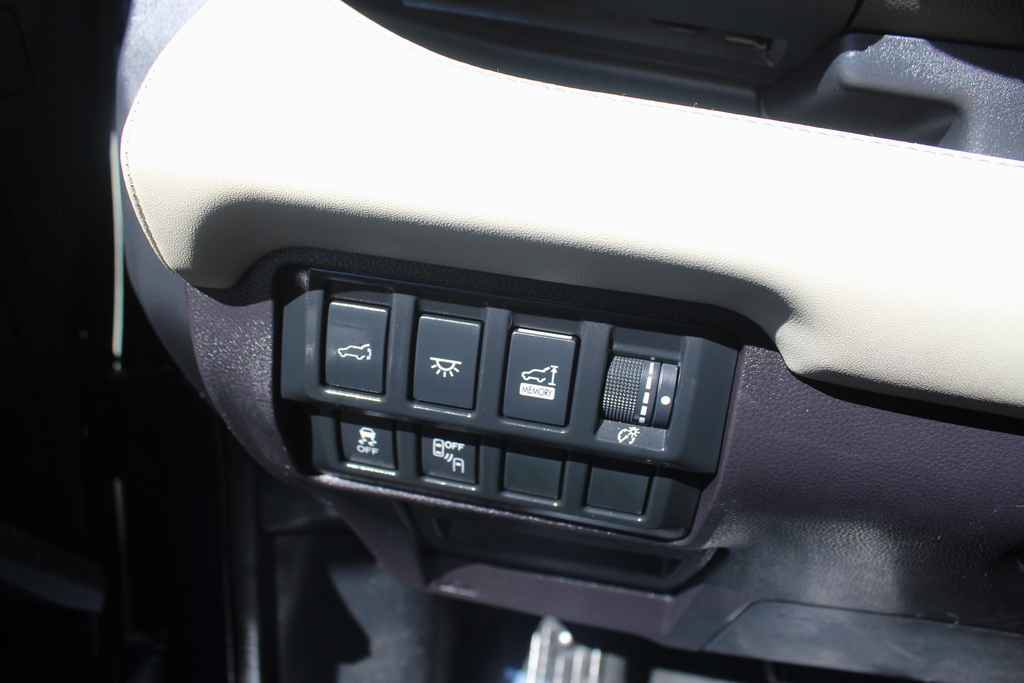 Used 2020 Subaru Ascent Limited w/ Technology Package AWD/4WD image 13