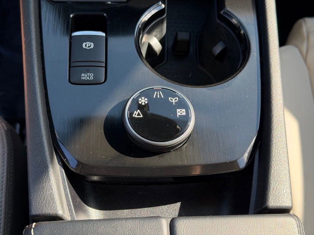 Used 2025 Nissan Rogue SL w/ Tech Package image 41