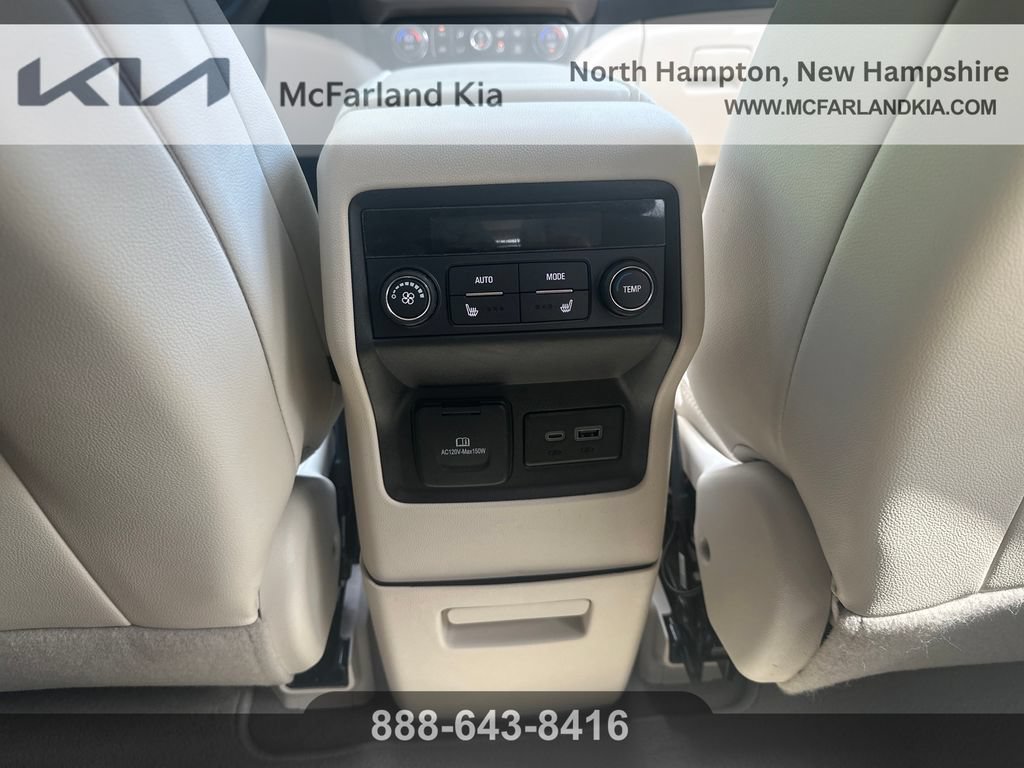 Used 2023 GMC Acadia Denali w/ Denali Technology Package AWD/4WD image 19