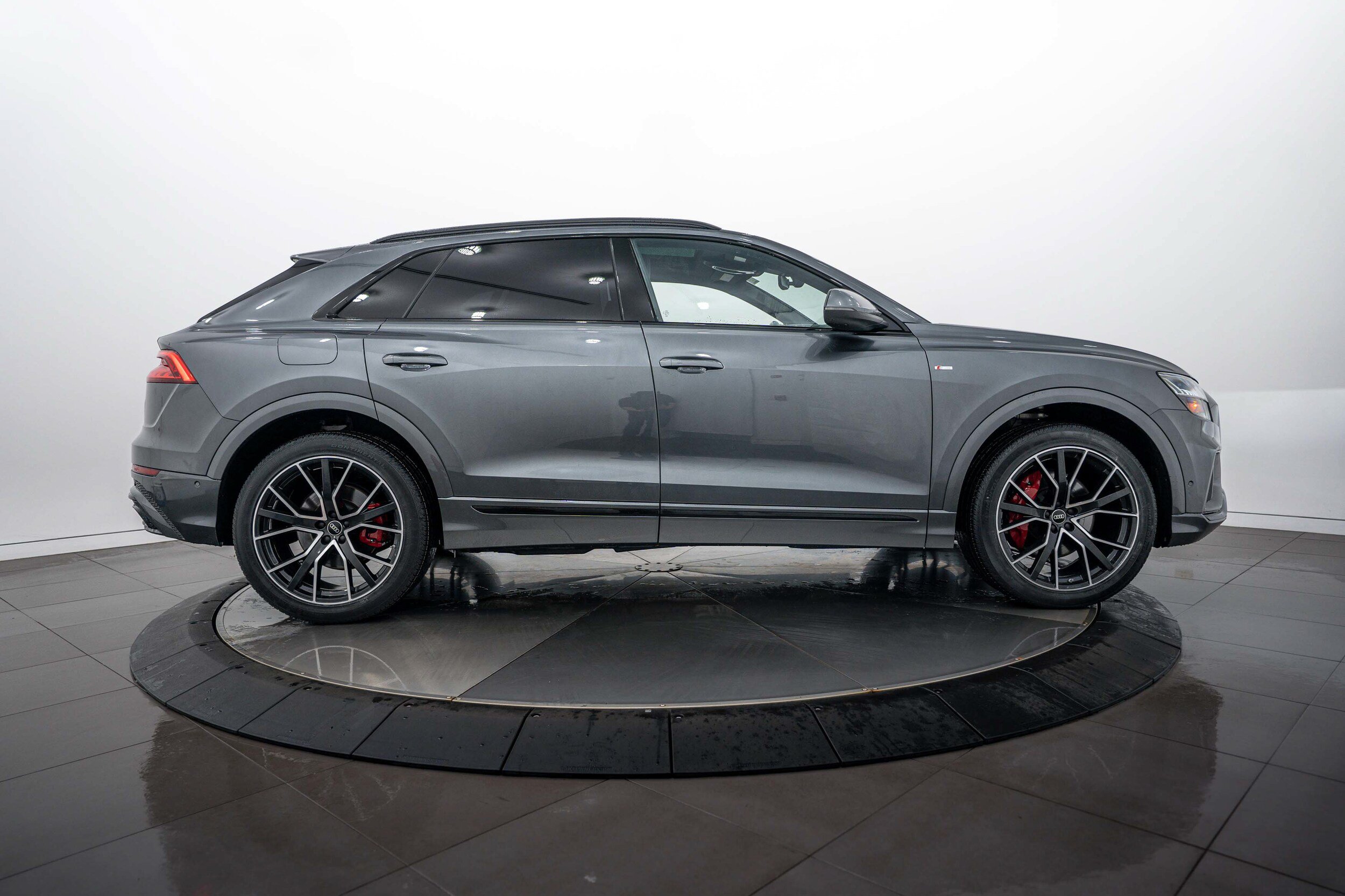 Certified 2023 Audi Q8 Prestige w/ Prestige Package AWD/4WD image 3