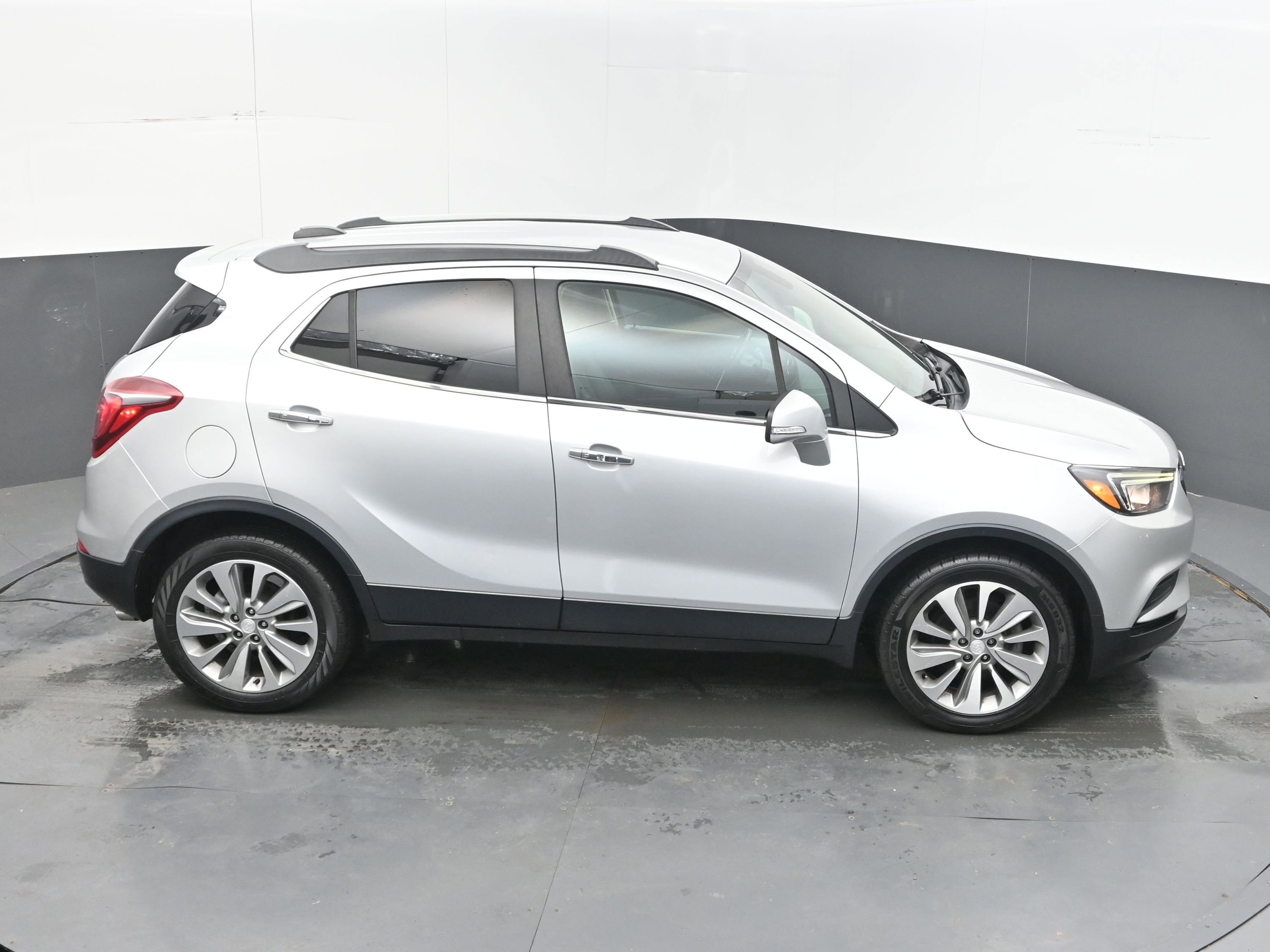 Used 2019 Buick Encore Preferred w/ Safety Package FWD image 33