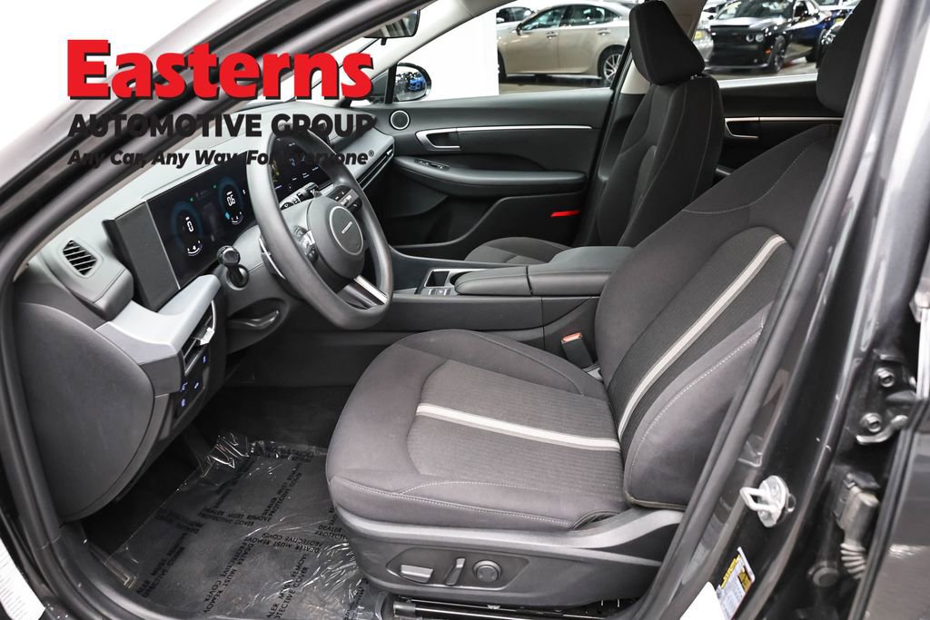 Used 2025 Hyundai Sonata SEL FWD image 13