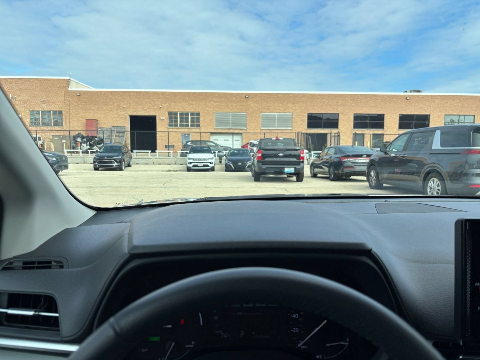 Used 2025 Toyota Sienna XLE FWD image 35