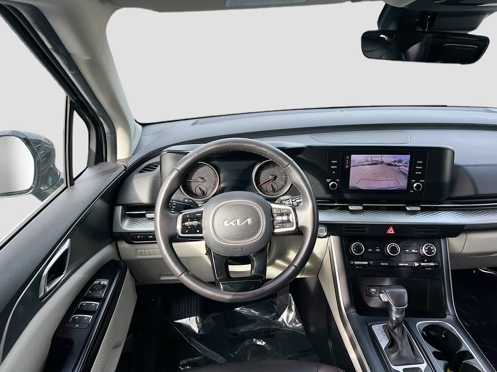 Used 2024 Kia Carnival LX FWD image 21