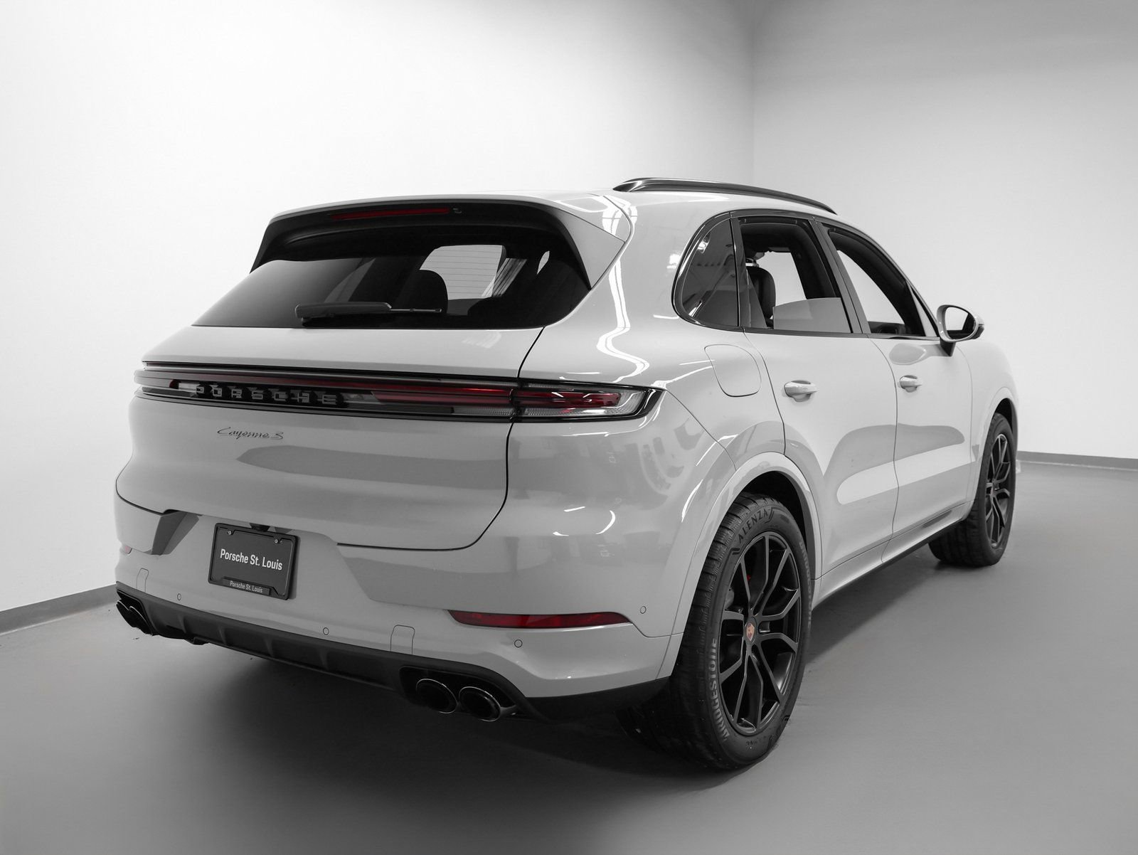 New 2026 Porsche Cayenne S image 12