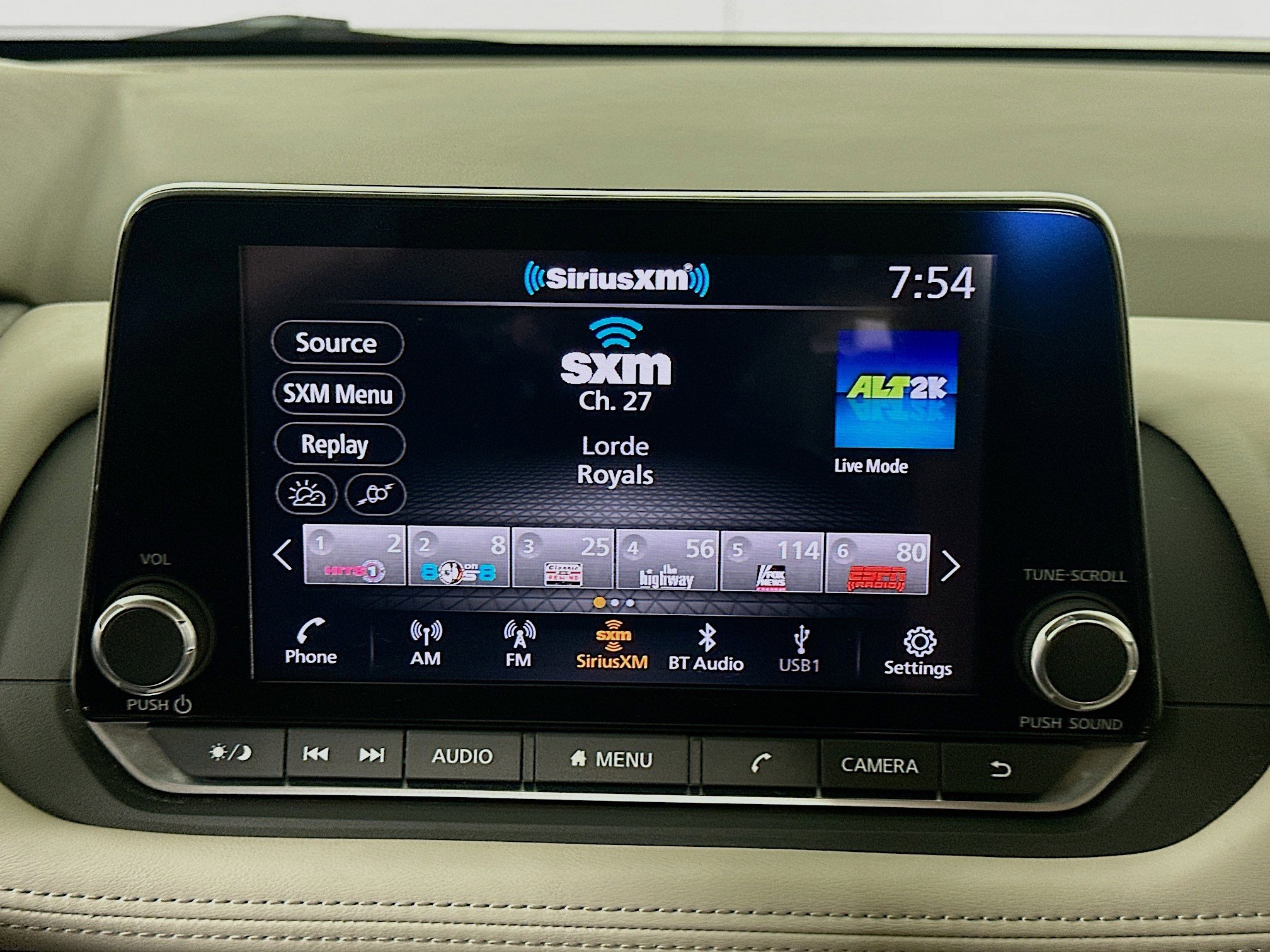 Used 2023 Nissan Rogue SV image 19