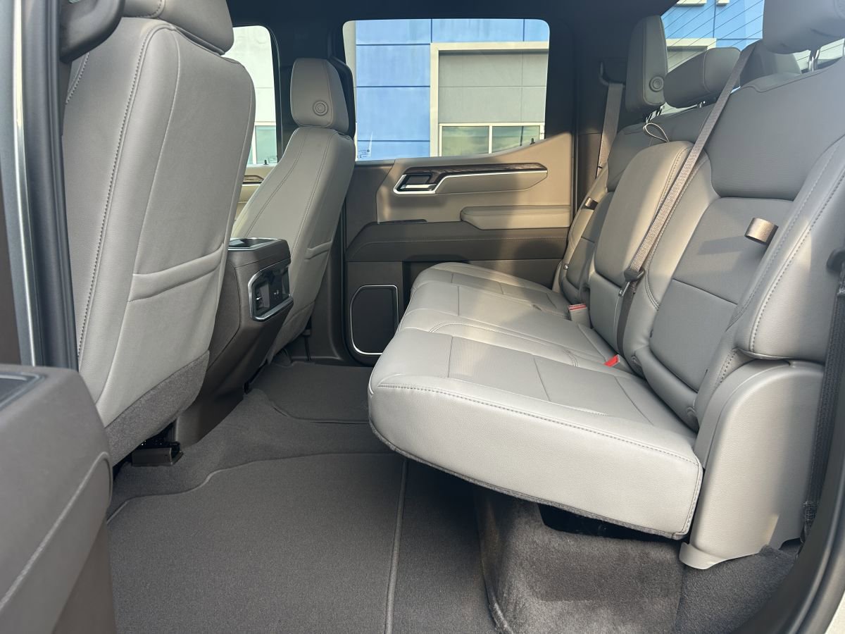 Used 2026 GMC Sierra 1500 SLT w/ SLT Premium Package image 8