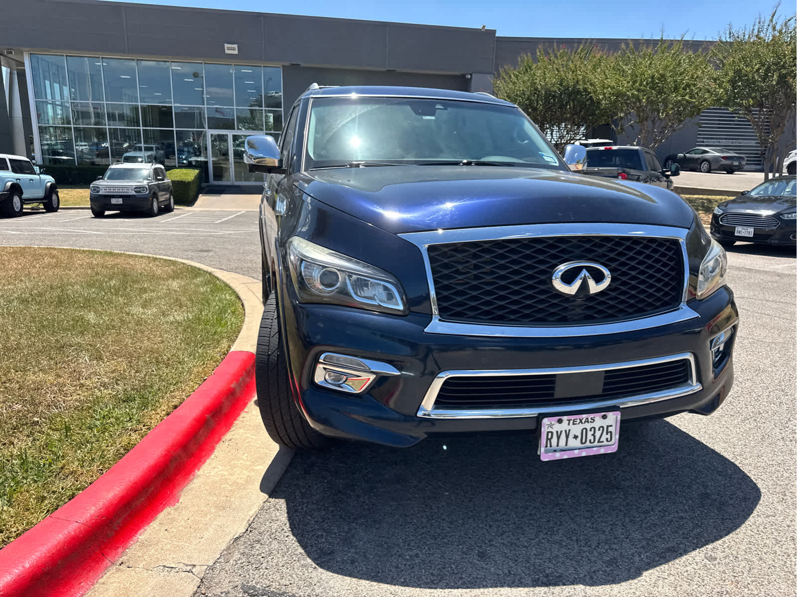 Used 2017 INFINITI QX80 Signature Edition RWD image 6