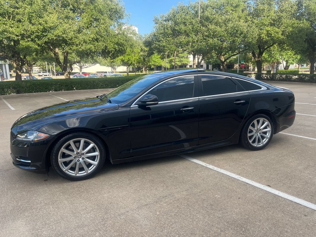 Used 2015 Jaguar XJ RWD image 5