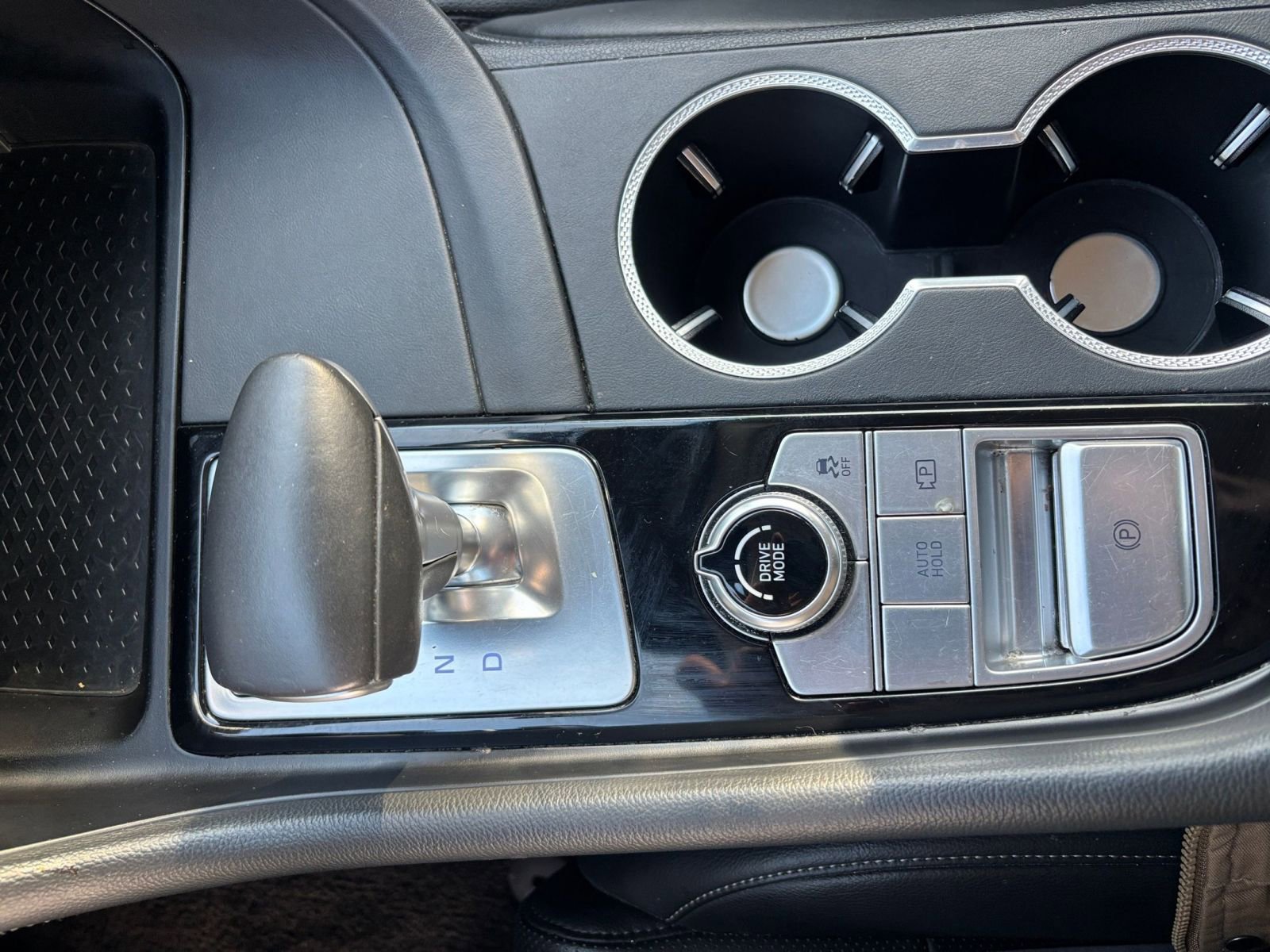 Used 2025 Genesis G70 2.5T image 41