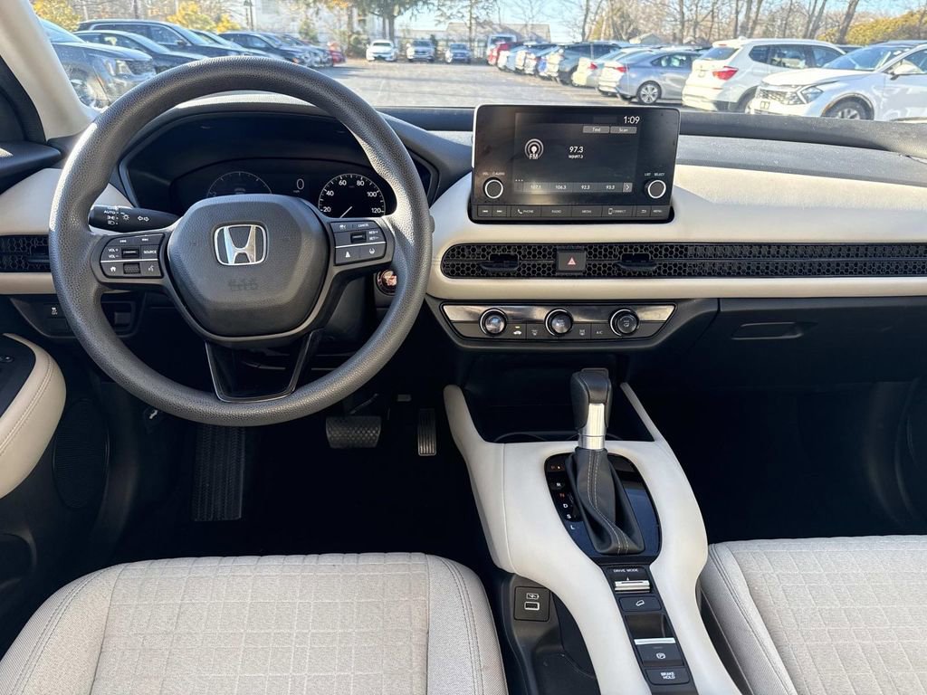 Used 2023 Honda HR-V LX image 13