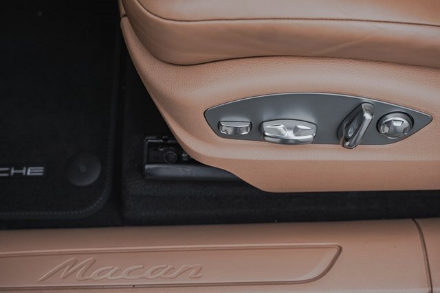 Used 2021 Porsche Macan image 11