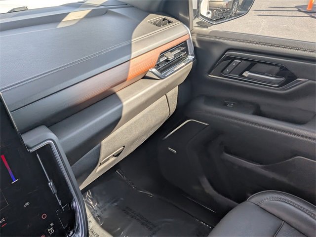 Used 2025 GMC Yukon Denali image 17