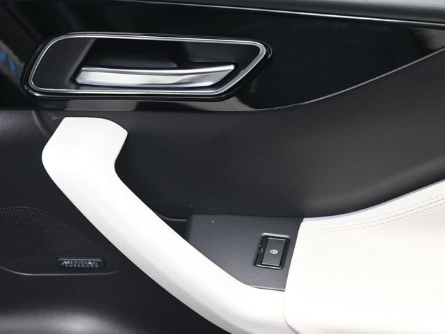 Used 2020 Jaguar F-PACE R-Sport image 40