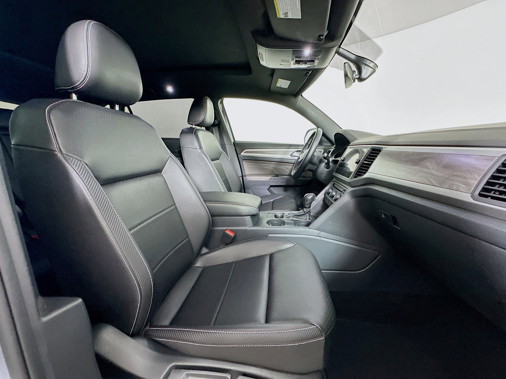 Used 2021 Volkswagen Atlas Cross Sport SE w/ Panoramic Sunroof Package image 31