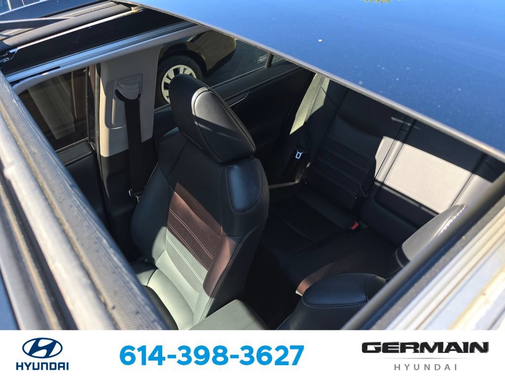 Used 2021 Toyota RAV4 Limited AWD/4WD image 22