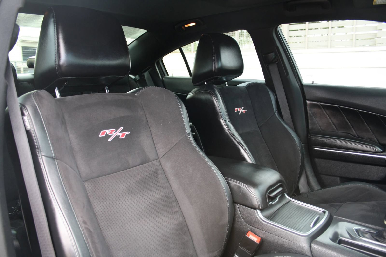 Used 2015 Dodge Charger R/T RWD image 9