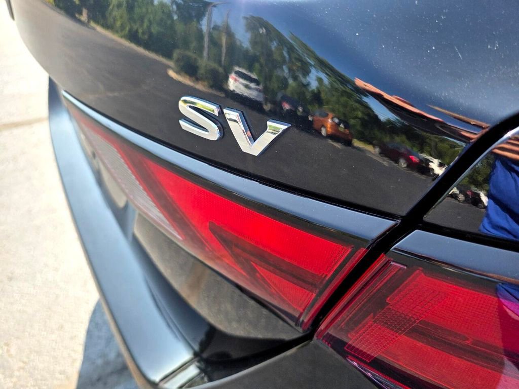 Used 2023 Nissan Sentra SV w/ Trunk Package image 8
