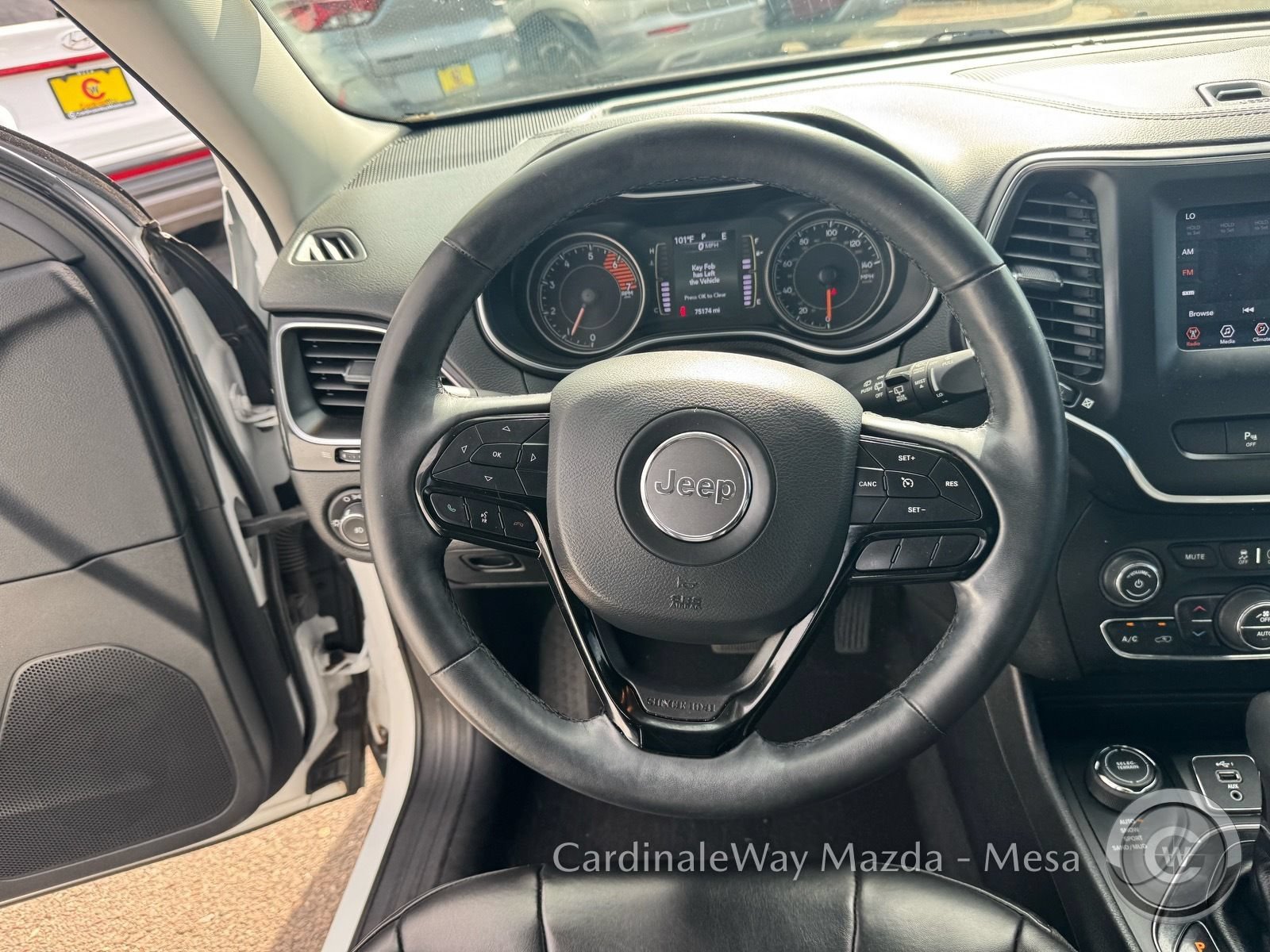 Used 2019 Jeep Cherokee Latitude Plus AWD/4WD image 18