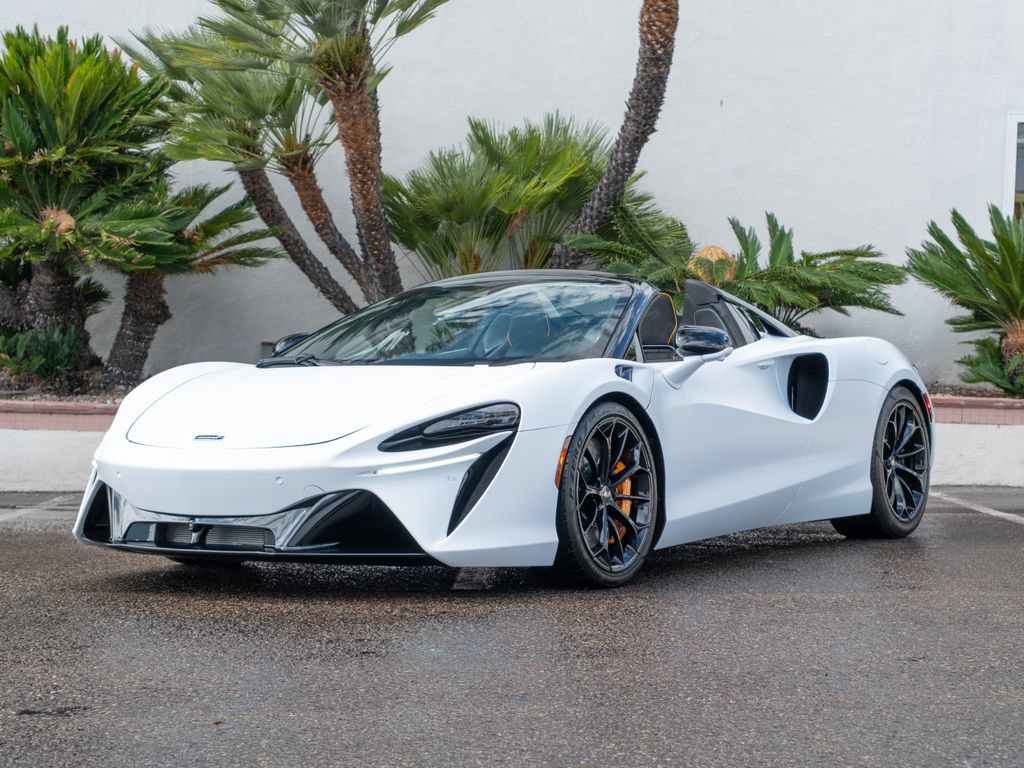 Used 2025 McLaren Artura Spider RWD image 27