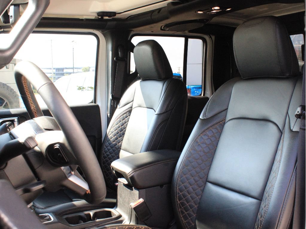 Used 2023 Jeep Gladiator Overland AWD/4WD image 10
