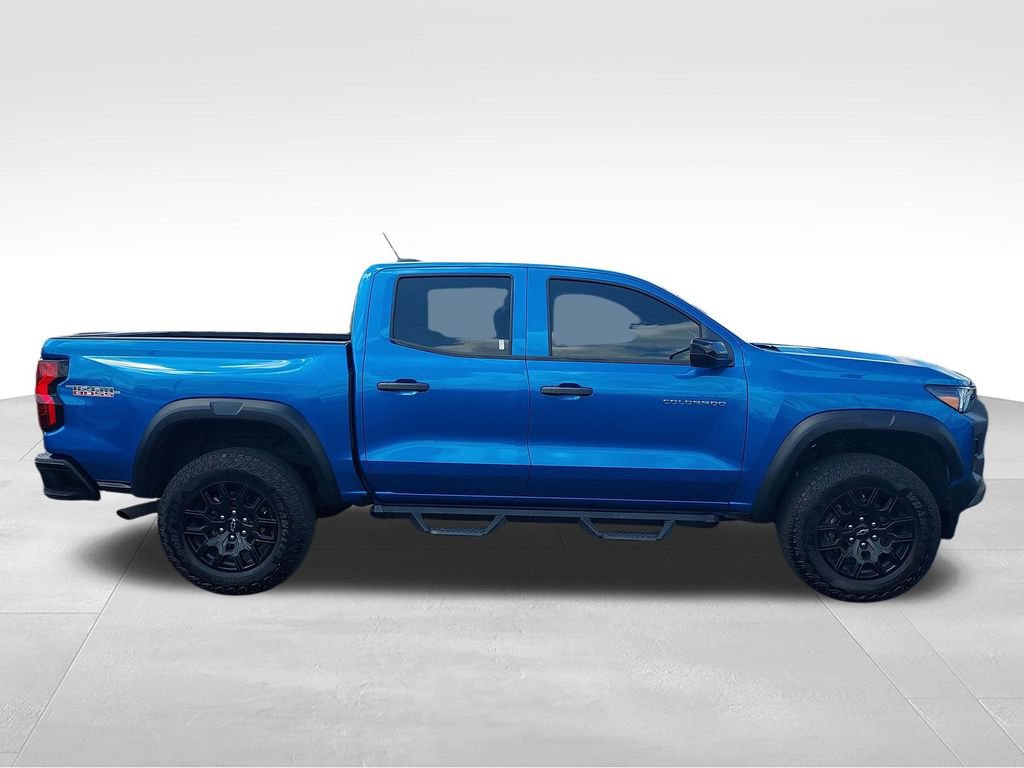Used 2024 Chevrolet Colorado Trail Boss w/ Technology Package AWD/4WD image 6