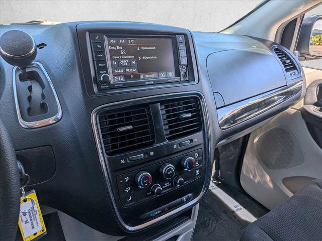 Used 2018 Dodge Grand Caravan SE w/ UConnect Hands-Free Group image 18