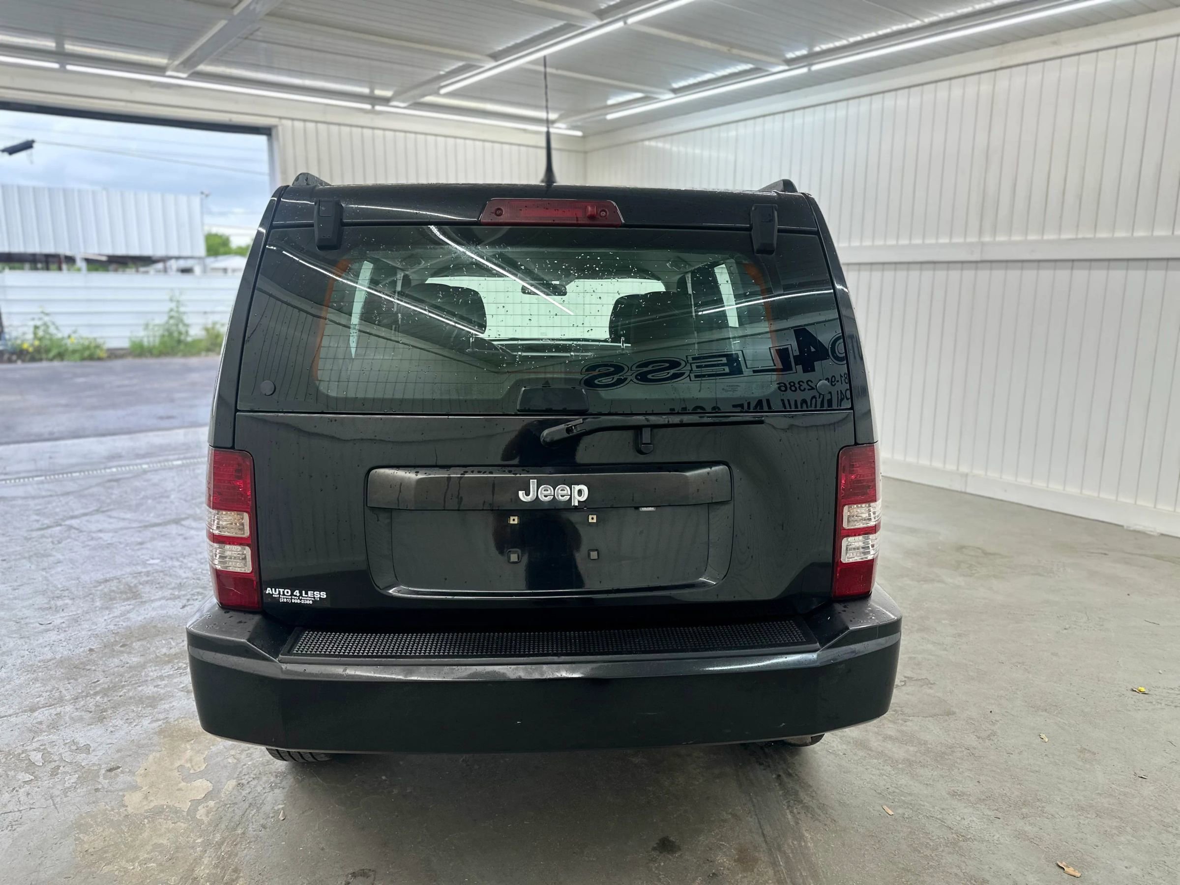 Used 2011 Jeep Liberty Sport image 7