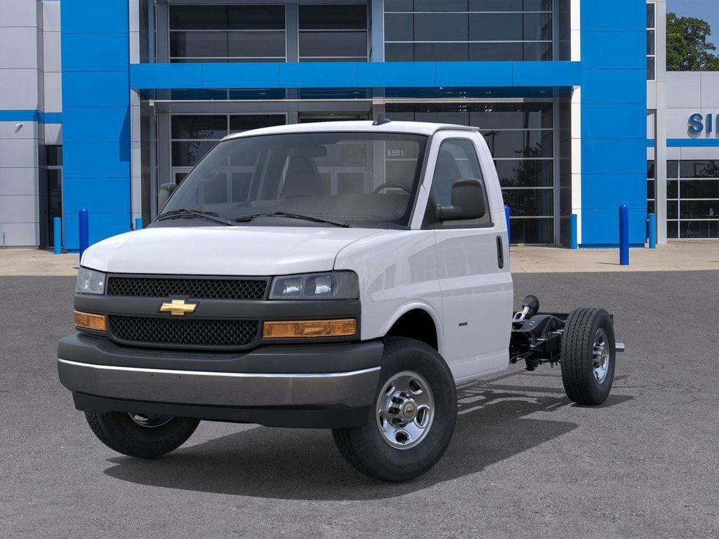 New 2025 Chevrolet Express 3500 Work Van w/ Power Convenience Package image 6