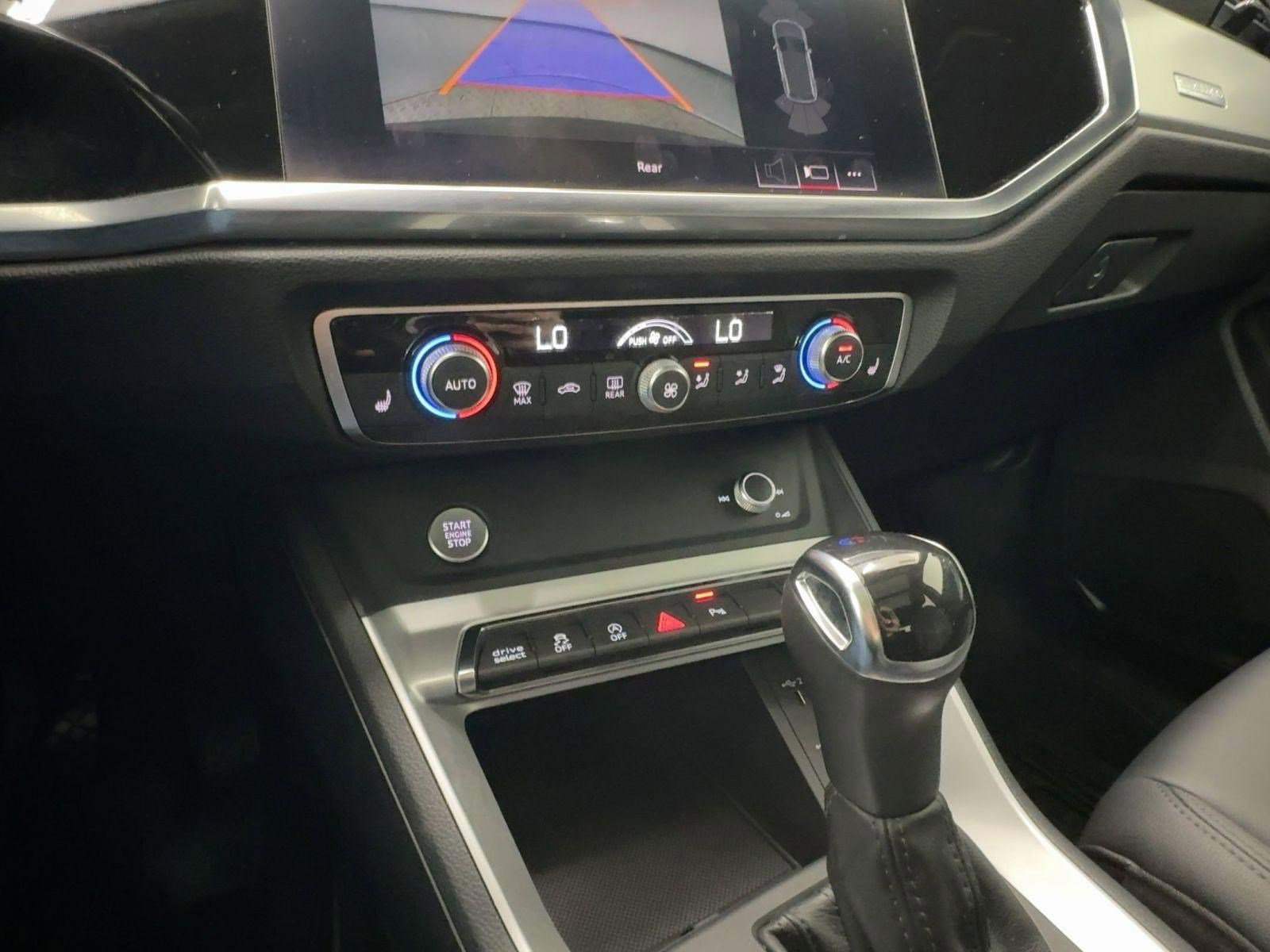 Used 2020 Audi Q3 2.0T Premium w/ Convenience Package image 16