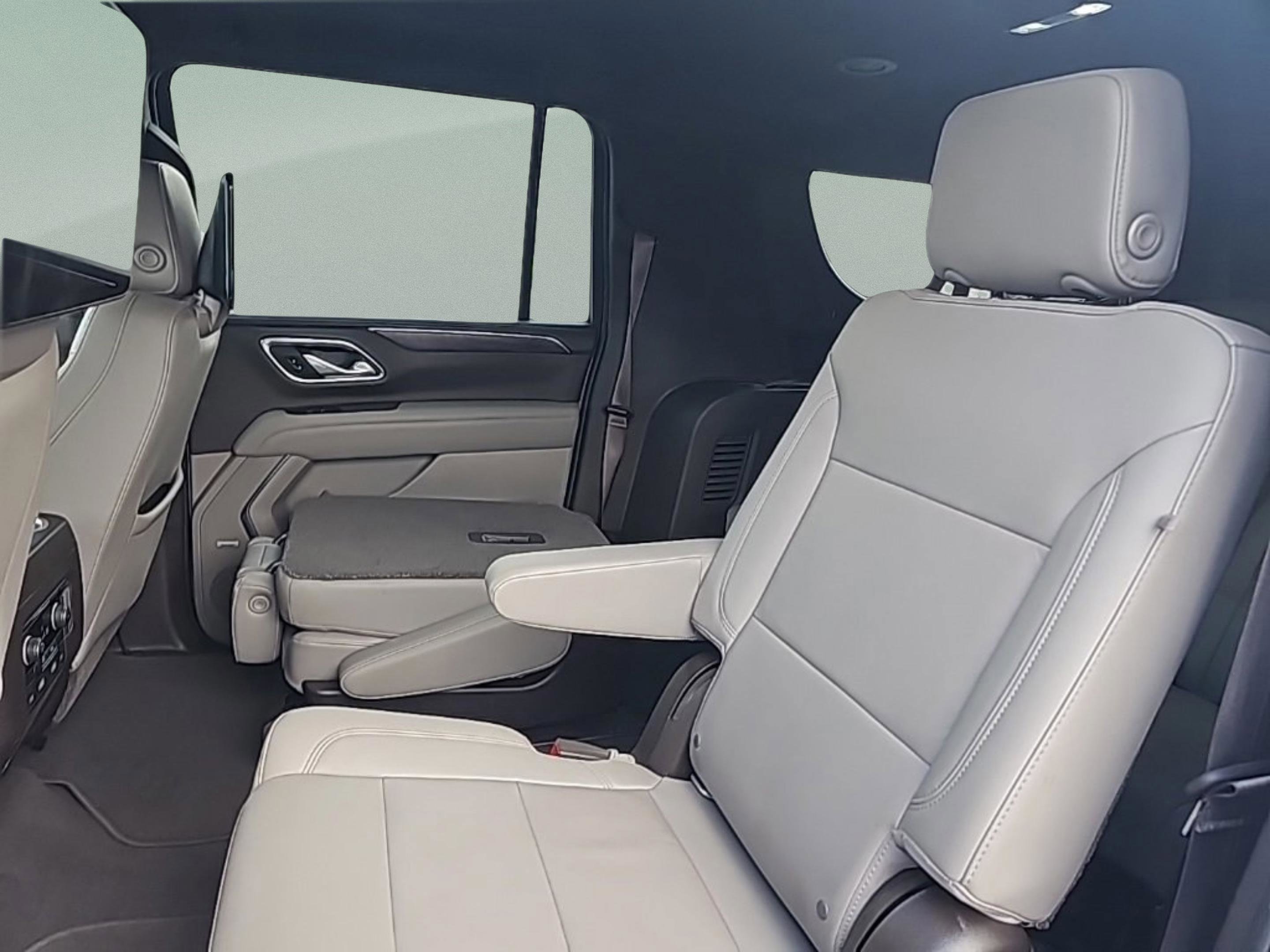 Used 2021 Chevrolet Suburban Z71 w/ Rear Media and Nav Package image 28