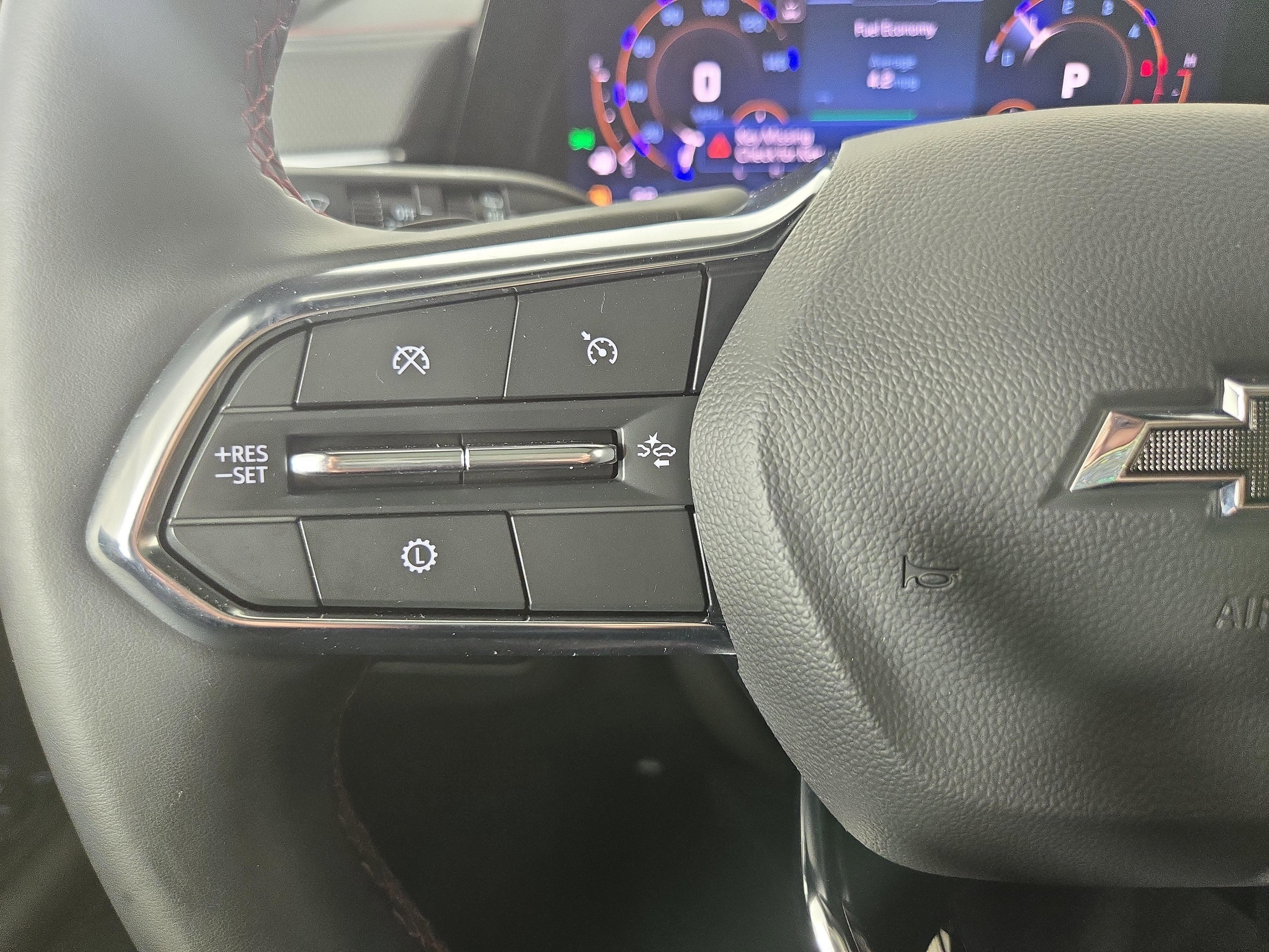 Certified 2025 Chevrolet Suburban RST w/ Comfort Package image 16