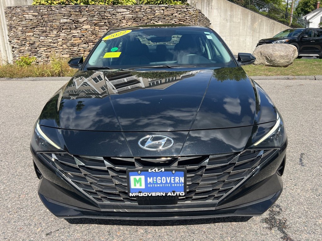 Used 2022 Hyundai Elantra Limited image 8